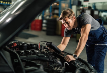 Signs Your Car Battery Needs Replacement